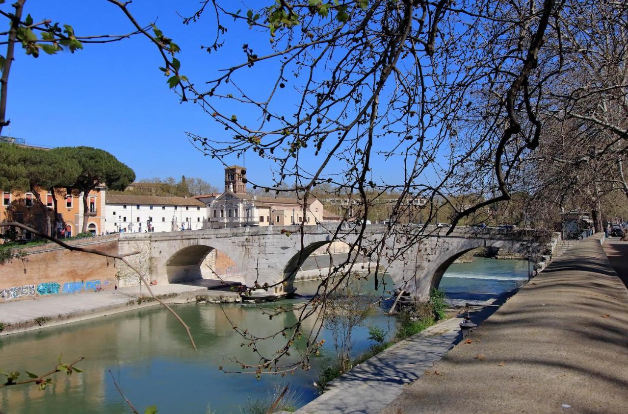 4Bnb - Tiberina Spacious Apartment Roma Esterno foto